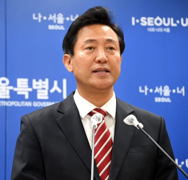오세훈 서울시장이 유치원 무상급식 추진 관련 정책 브리핑을 하고 있다.