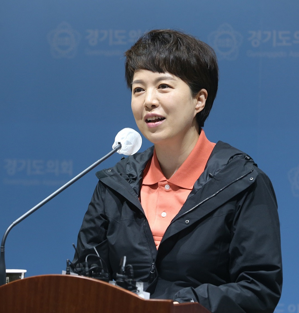 3일 김은혜 후보가 출산보육 공약을 발표하고 있다.