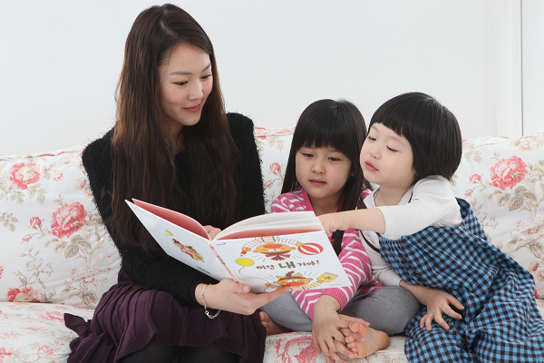 경기도가 유아 책 꾸러미 사업을 도 전역으로 확대한다고 밝혔다.