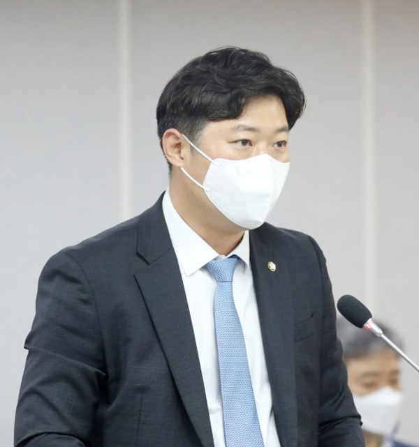 해당 조례안을 대표 발의한 김동은 수원시의원.